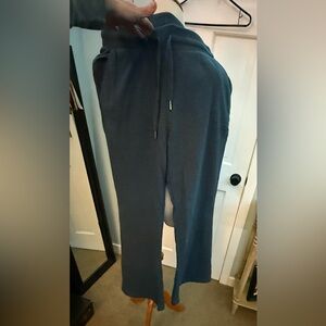 Arait Women’s Wide Leg Sweatpants